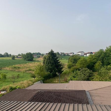 Vila Milka - Balkon - Besplatan Parking - Samostalna Prijava Karlovac Buitenkant foto
